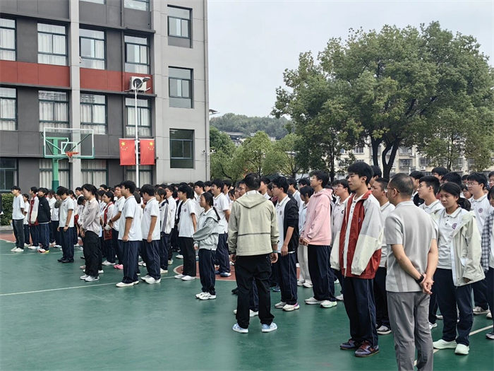 以练促防，平安校园｜宜昌知艺高级中学开展安全疏散演练